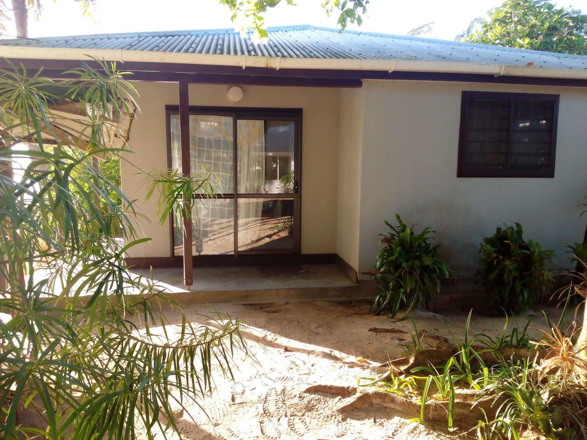 Hôtel Vacations Beach Fale à Manase Extérieur photo