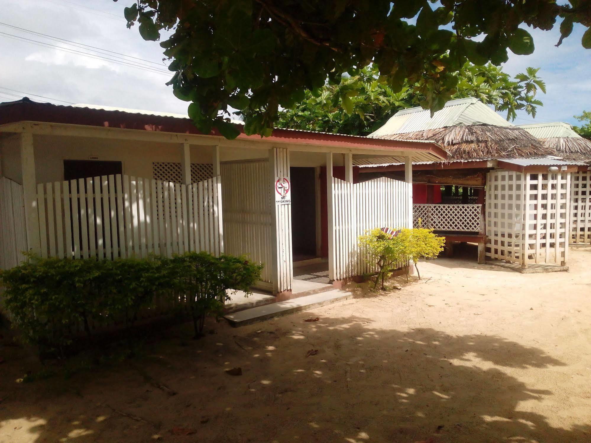 Hôtel Vacations Beach Fale à Manase Extérieur photo
